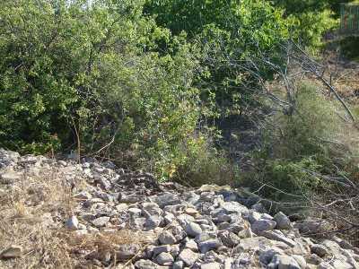 La Soprintendenza parl� chiaramente di una scoperta "di eccezionale interesse" ma gli scavi si interruppero dopo pochi mesi per mancanza di fondi. La villa venne cos� sotterrata: rimane visibile quel che rimane delle mura alte tre metri 